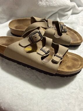 Birkenstock  Triple-Strap Sandals in Taupe
